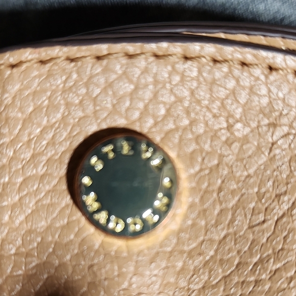 Steve Madden Tan Crossbody Bag Minimalist Design - Picture 3 of 10